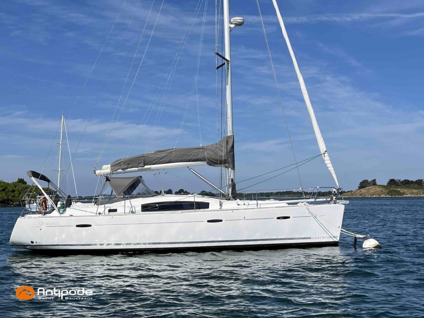 For sale  OCEANIS 40 de 2010 For sale - photo 1